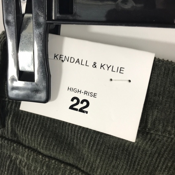 NEW Kendall and Kylie high rise shorts       Mm - Picture 4 of 4